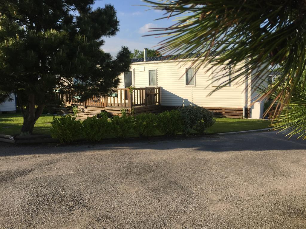 Camping Caravaning Les Cerisiers Berck Sur Mer 베르통 외부 사진