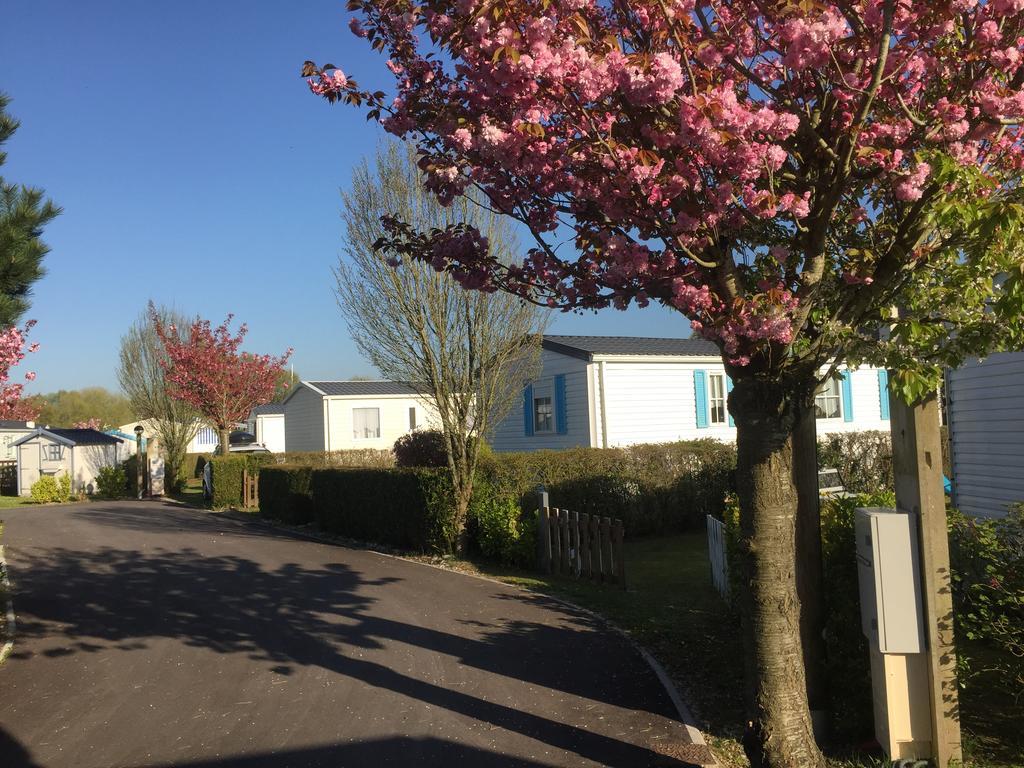 Camping Caravaning Les Cerisiers Berck Sur Mer 베르통 외부 사진