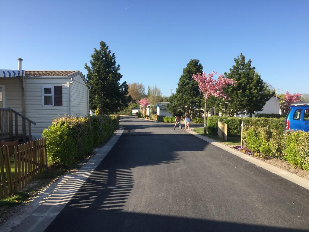 Camping Caravaning Les Cerisiers Berck Sur Mer 베르통 외부 사진