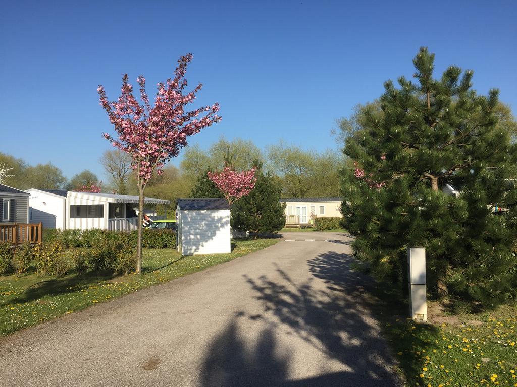 Camping Caravaning Les Cerisiers Berck Sur Mer 베르통 외부 사진