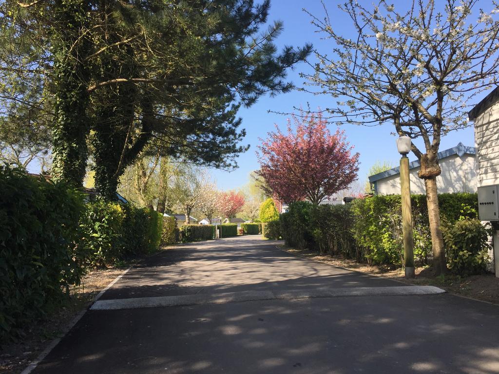 Camping Caravaning Les Cerisiers Berck Sur Mer 베르통 외부 사진