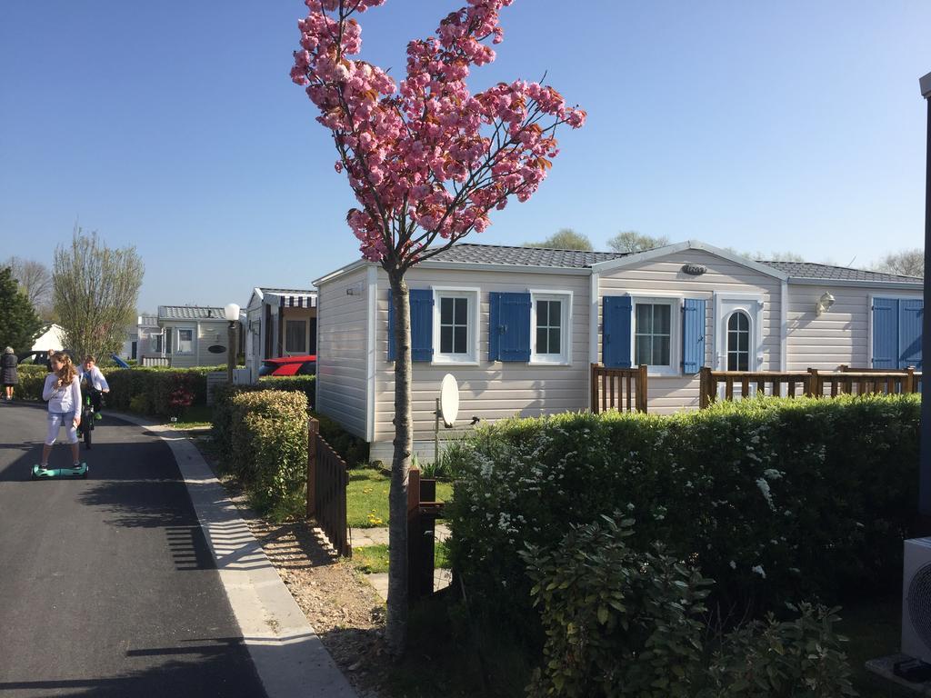 Camping Caravaning Les Cerisiers Berck Sur Mer 베르통 외부 사진