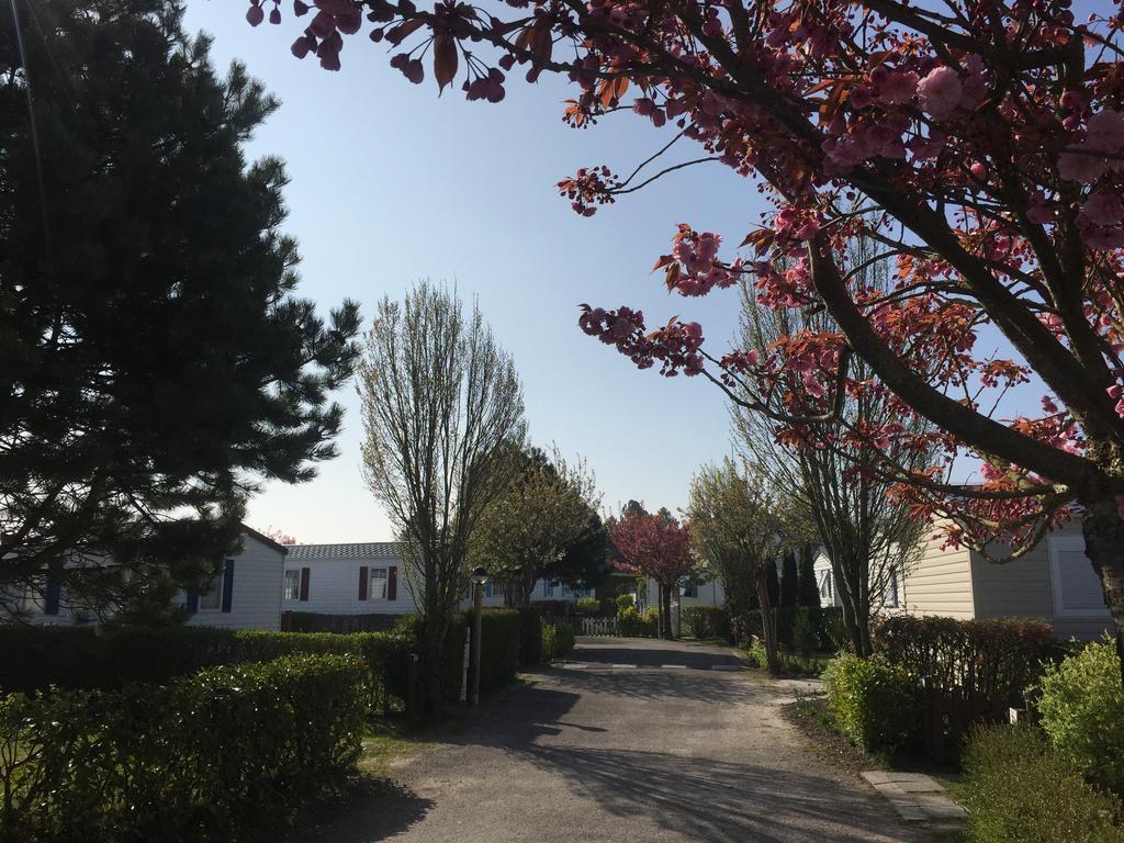 Camping Caravaning Les Cerisiers Berck Sur Mer 베르통 외부 사진